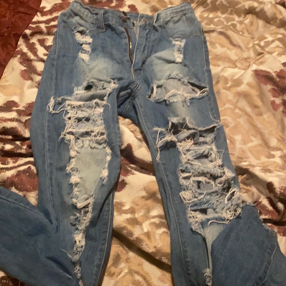 Cut jeans